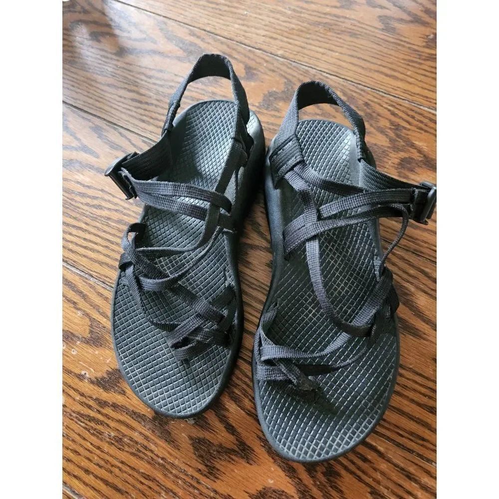 Chaco women ZX/2 Classic black Sandal sz 8